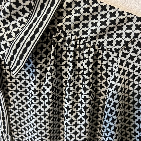 Max Studio XL Black and White Button Front Blouse - Picture 6 of 10